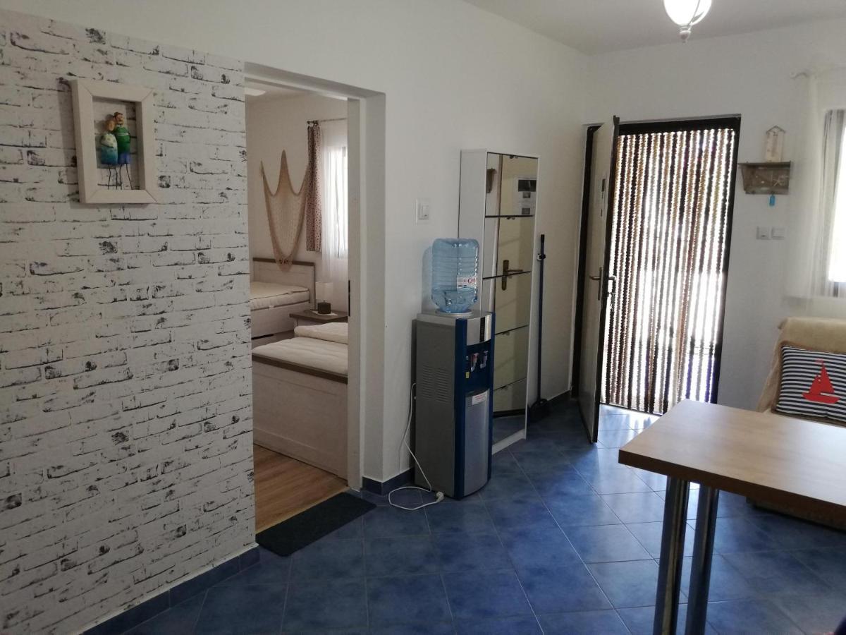 Apartment House Vir-To-All Kültér fotó