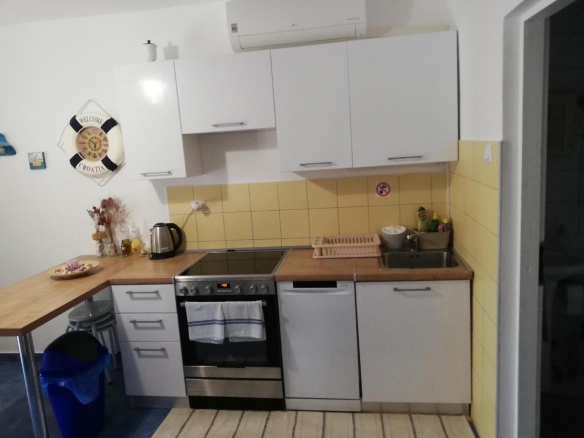 Apartment House Vir-To-All Kültér fotó