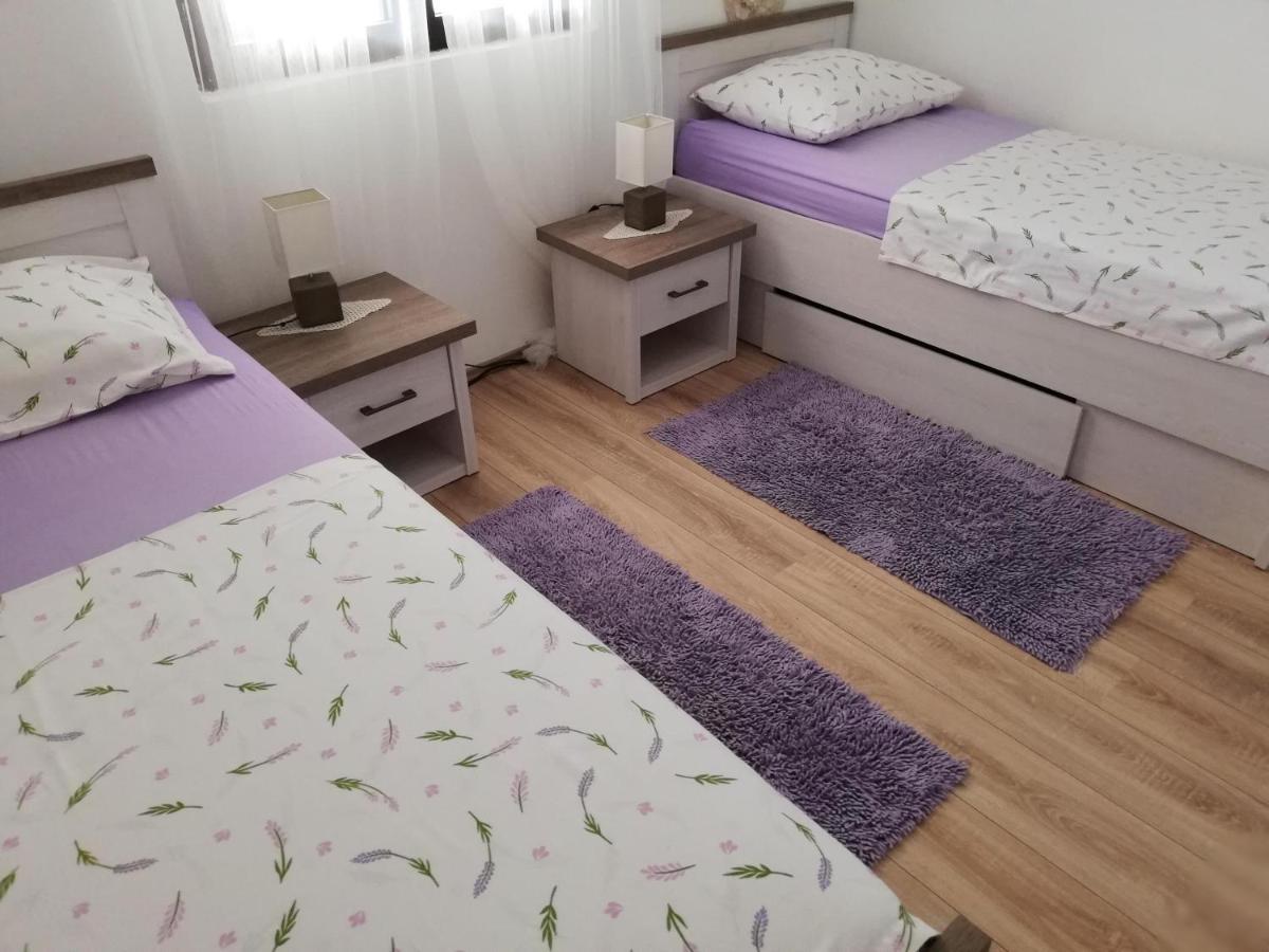 Apartment House Vir-To-All Kültér fotó
